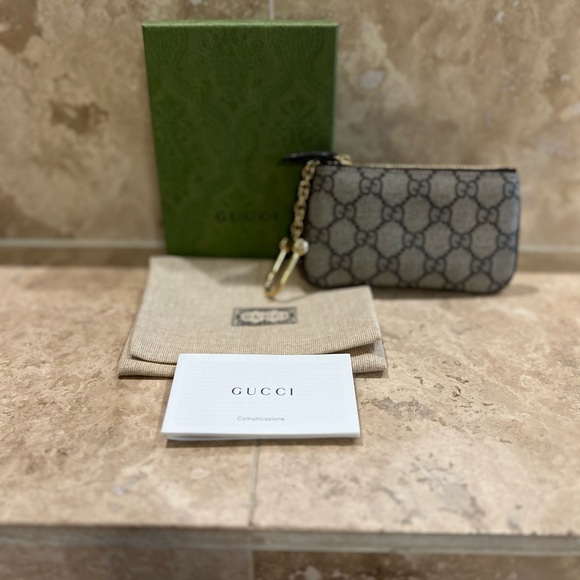 ‼️PRICE DROP‼️ Gucci Card & Key Holder - Picture 1 of 11